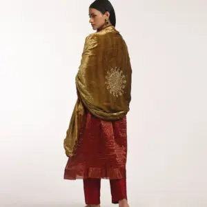 Heena green hand-embroidered zardozi velvet doshala with boota work by CoutureCraze
