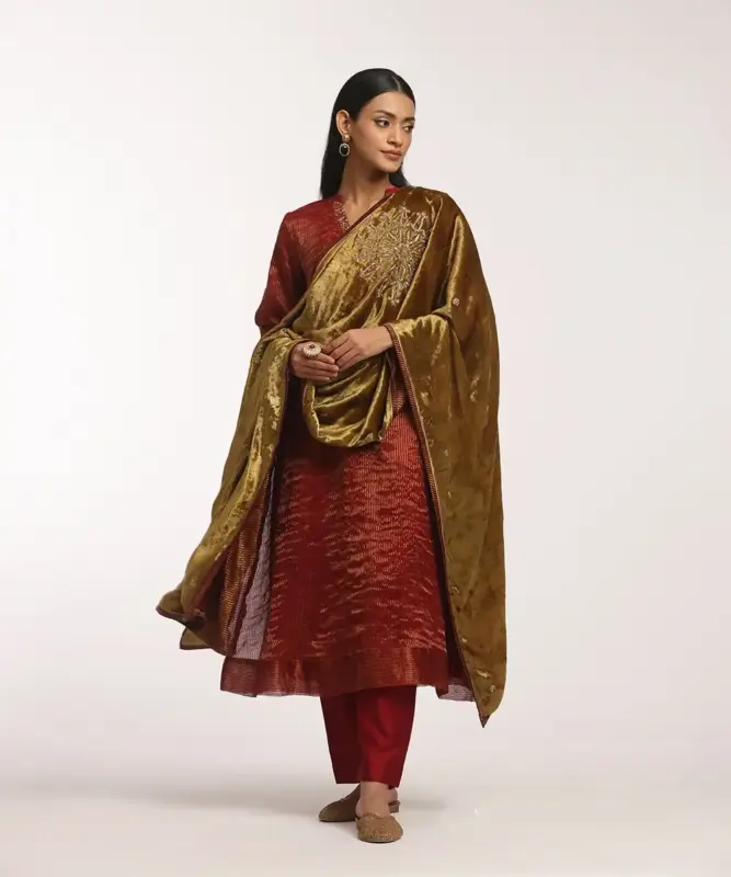 Heena green hand-embroidered zardozi velvet doshala with boota work by CoutureCraze